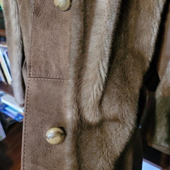 Vintage Luxury leather and faux fur jacket. Women's medium - Picture 6 of 10